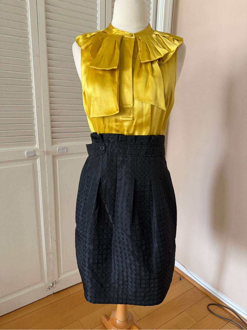 BCBGMaxAzria Yellow Satin Pleated Bow-Trim Blouse